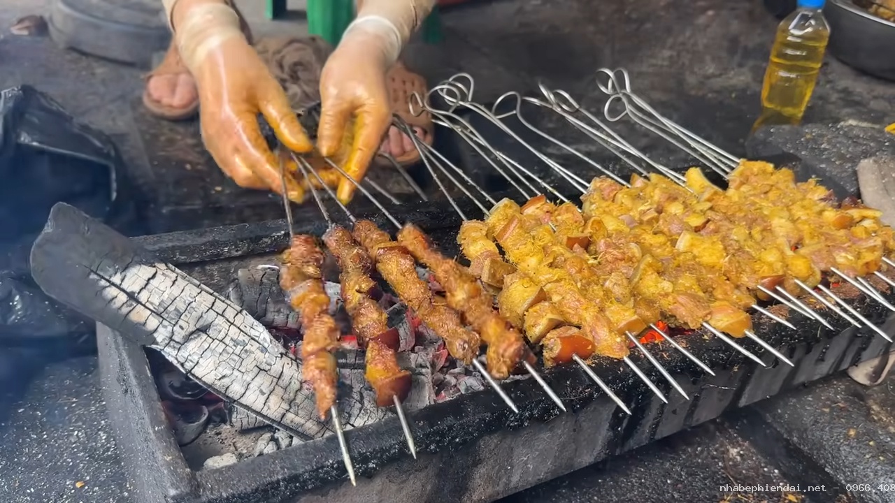 Khám phá nghề làm thịt chó truyền thống và những câu chuyện xoay quanh món ăn đặc sản
