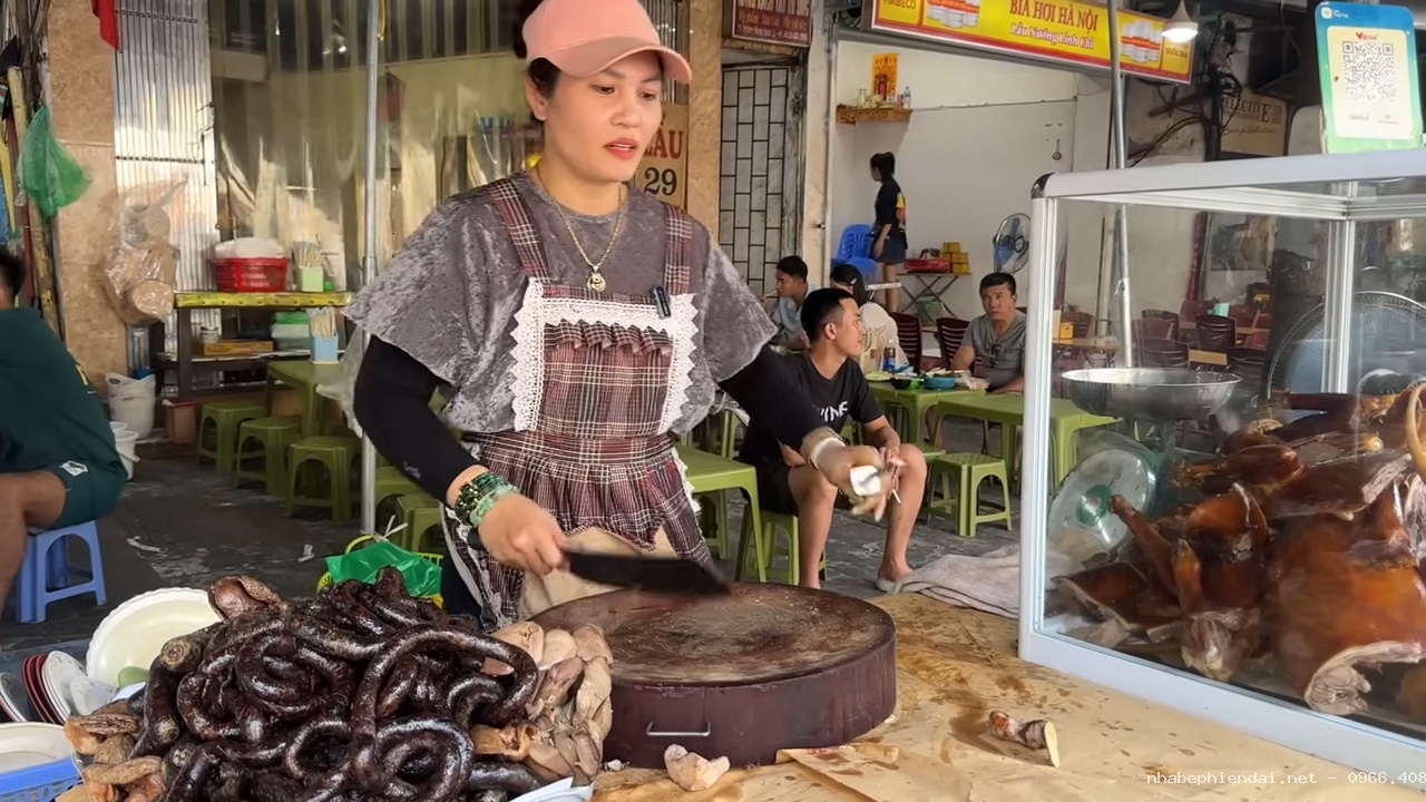 Khám phá nghề làm thịt chó truyền thống và những câu chuyện xoay quanh món ăn đặc sản
