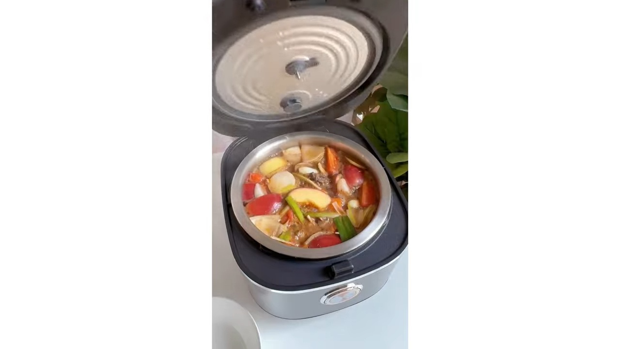 So sánh nồi cơm điện lòng inox 304 và lòng gốm sứ có gì khác biệt?