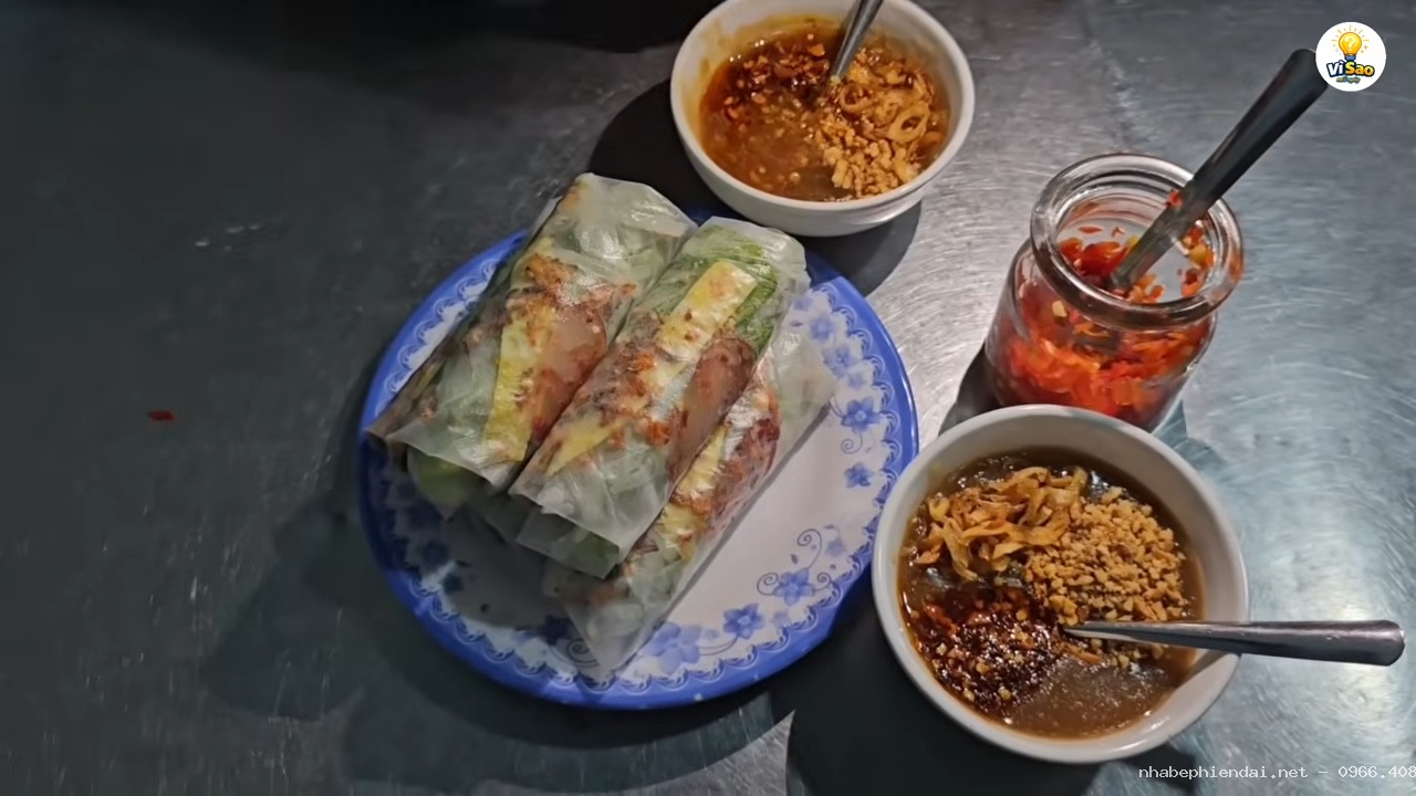 Bò bía Việt Nam: Món ăn đường phố khiến nhiều du khách quốc tế tò mò