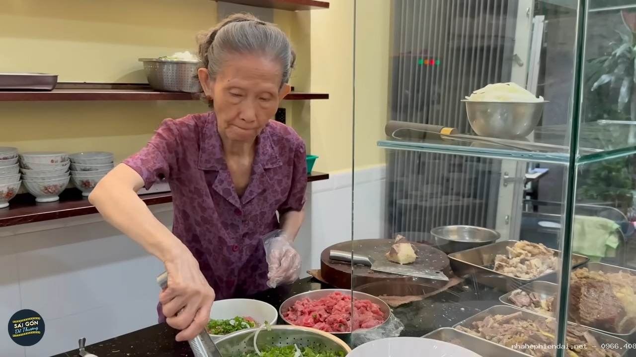 Vì sao ẩm thực Việt Nam được thế giới yêu thích? Khám phá phở, bánh mì và bánh xèo nổi tiếng