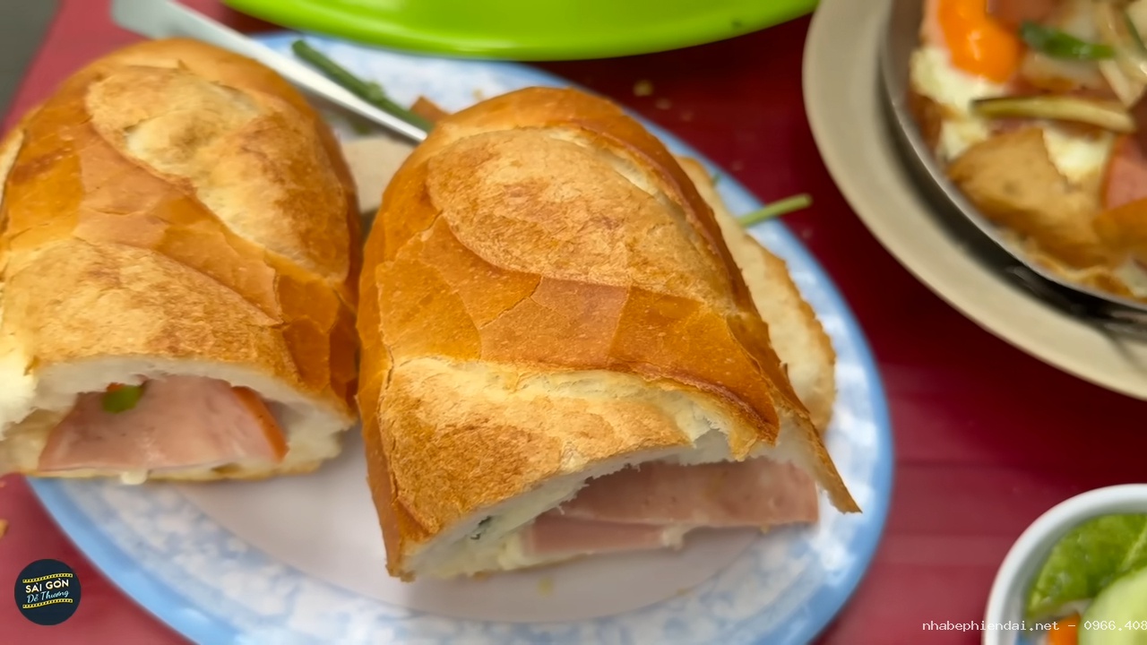 Vì sao ẩm thực Việt Nam được thế giới yêu thích? Khám phá phở, bánh mì và bánh xèo nổi tiếng